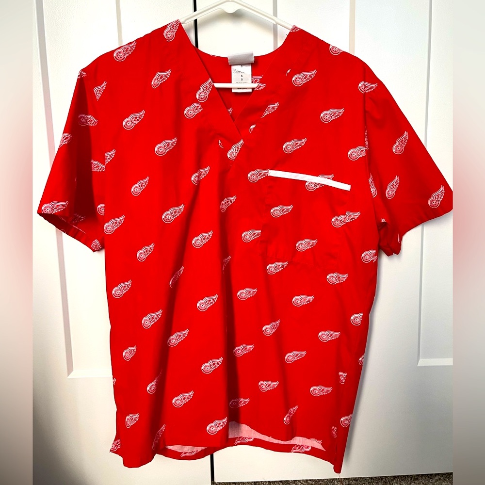 Detroit Red Wings scrubs - new